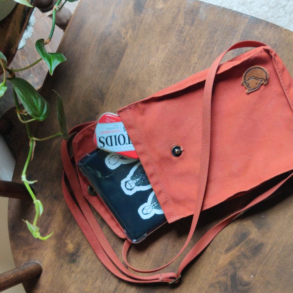 Fjallraven Pocket Bag in Rust